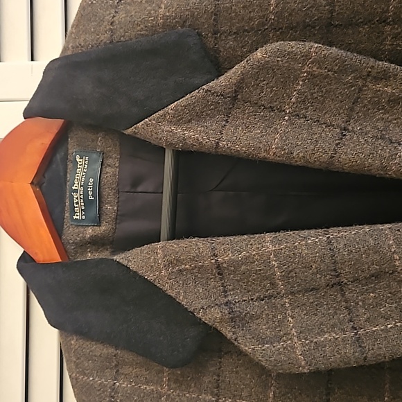 Harve Benard Jackets & Blazers - Harve Bernard wool blazer